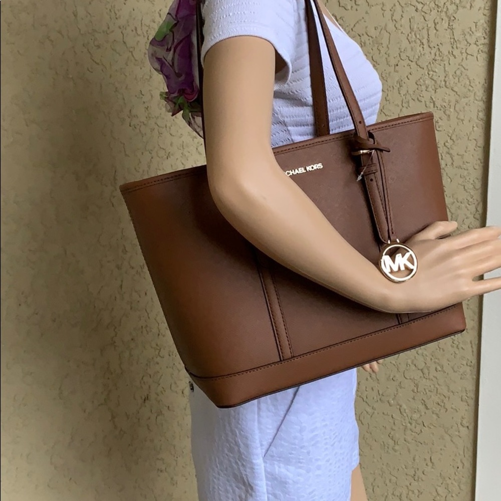 Michael Kors Bags Michael Kors Jet Set Should Tote - Picture 2 of 16